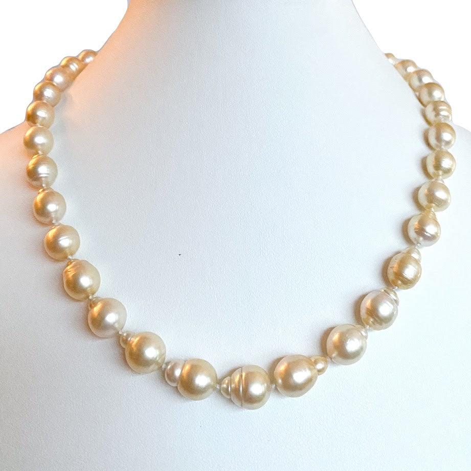 Baroque creamy champagne South Sea Strand