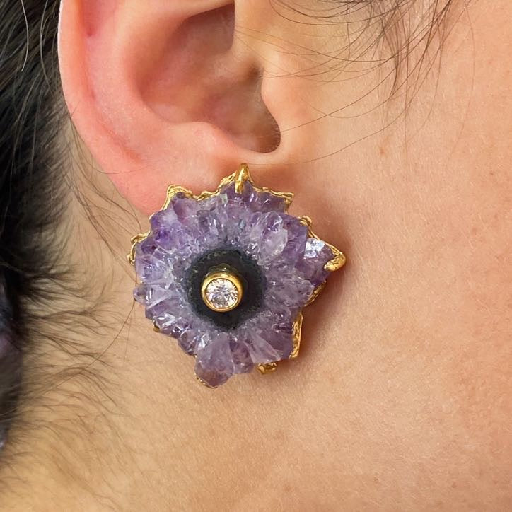 Cross section slice of an Amethyst crystalized stiglatite