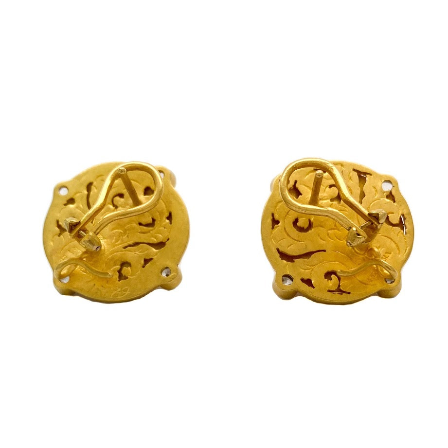 Ben Batu Pearl Earrings