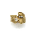 Fluid band set with four diamonds